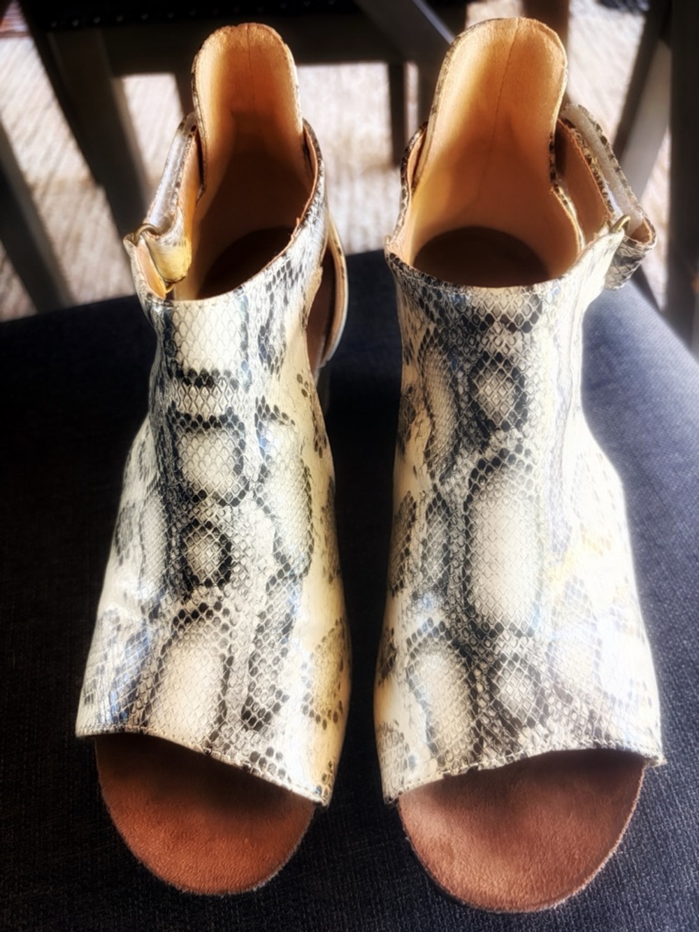 Womens Snake Print Open-Toe Ankle Sandals in Cream and Black